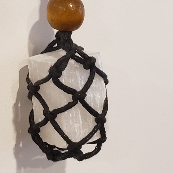 ⬛BLACK ADJUSTABLE CORDED EMPTY CRYSTAL CAGE NECKLACE - Picture 4 of 5